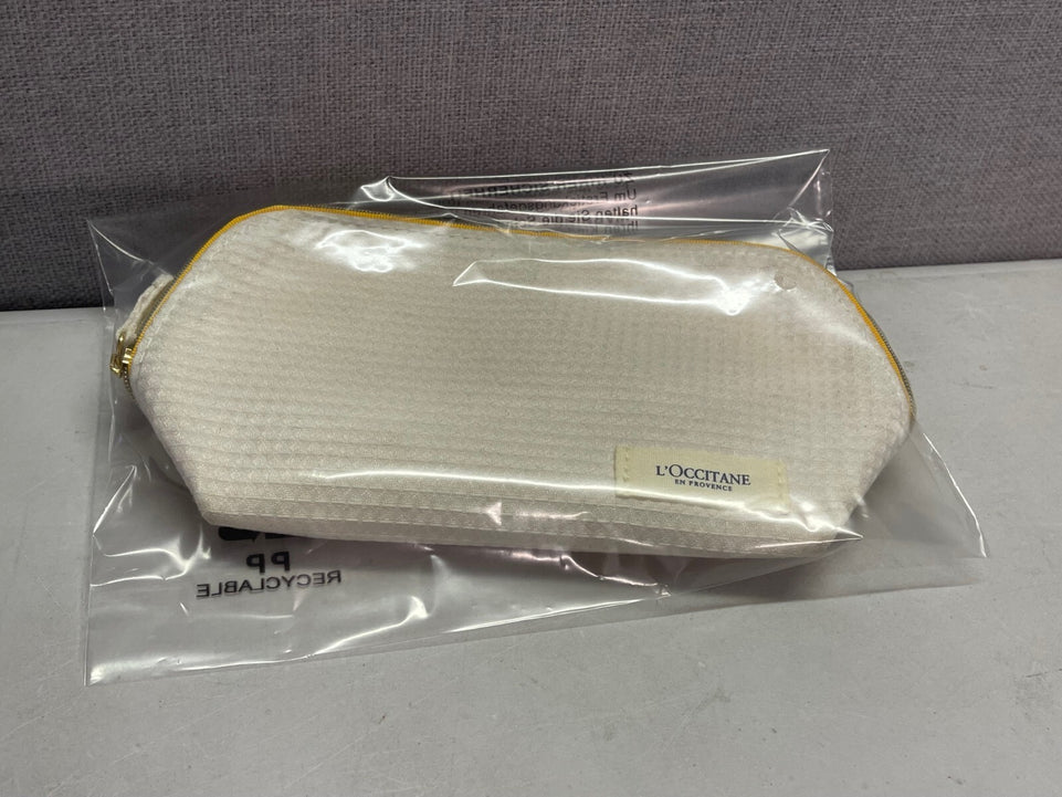 L'OCCITANE EN PROVENCE WHITE WAFFLE MATERIAL TOILETRIES BAG MAKE UP BAG NEW TAGS