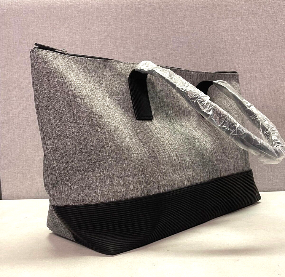 Issey Miyake Parfums Bag / Size Large / Mens / Grey / Other travel gym holiday