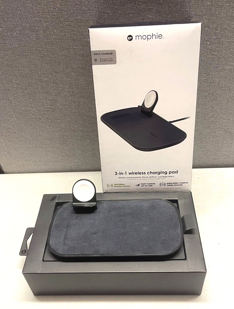 MOPHIE 3-IN-1 WIRELESS QI CHARGING PAD 7.5W FOR IPHONE HEADPHONES WATCH - BLACK