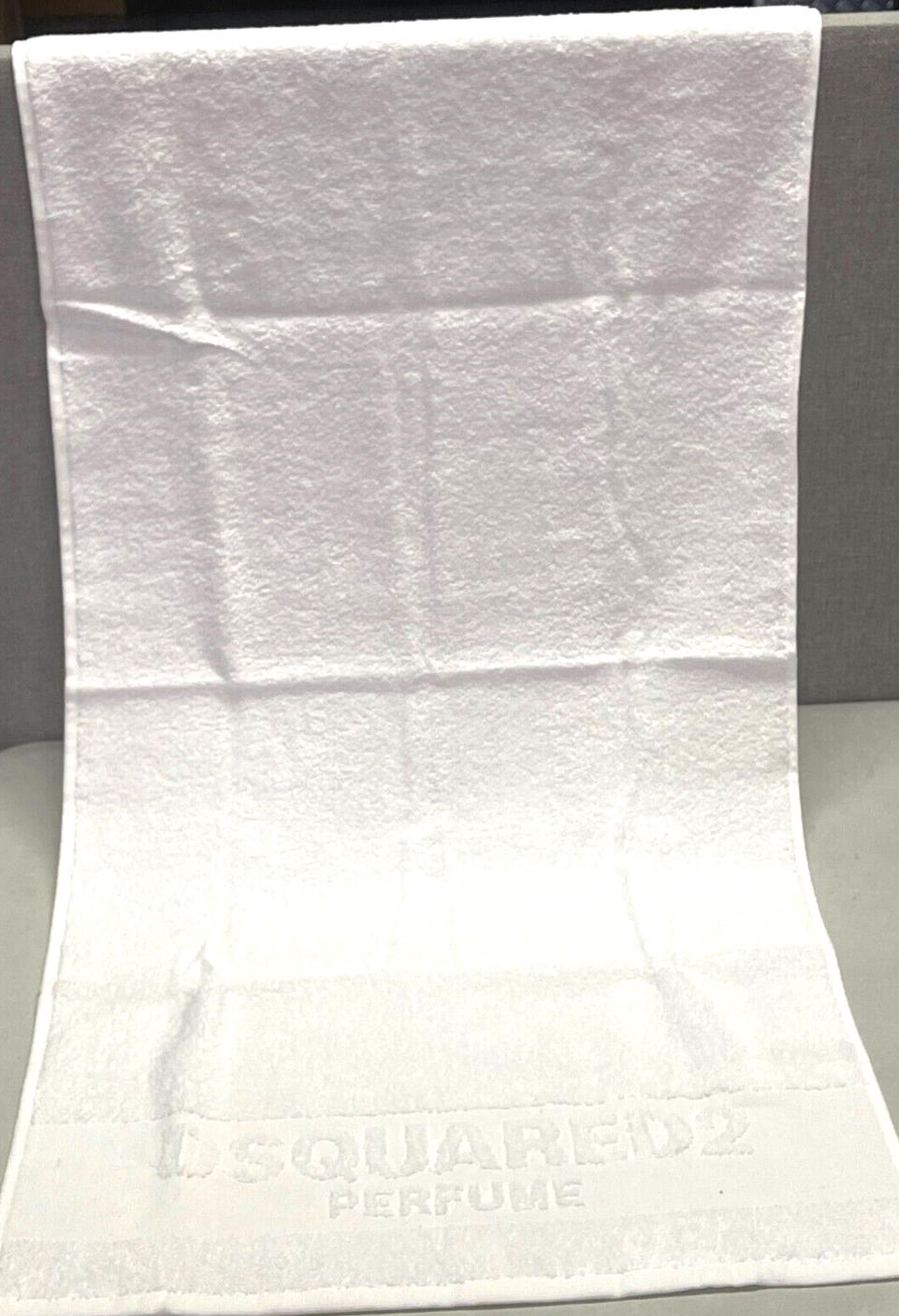 Dsquared2 Perfume white Gym Hand Towel 100cm x 51cm New in pack