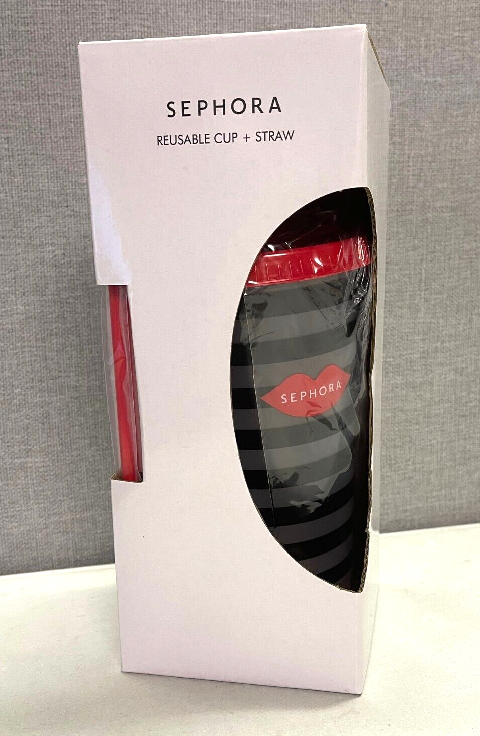 New in Box Sephora Beauty Reusable Cup with Straw . 17 cm x 10 cm