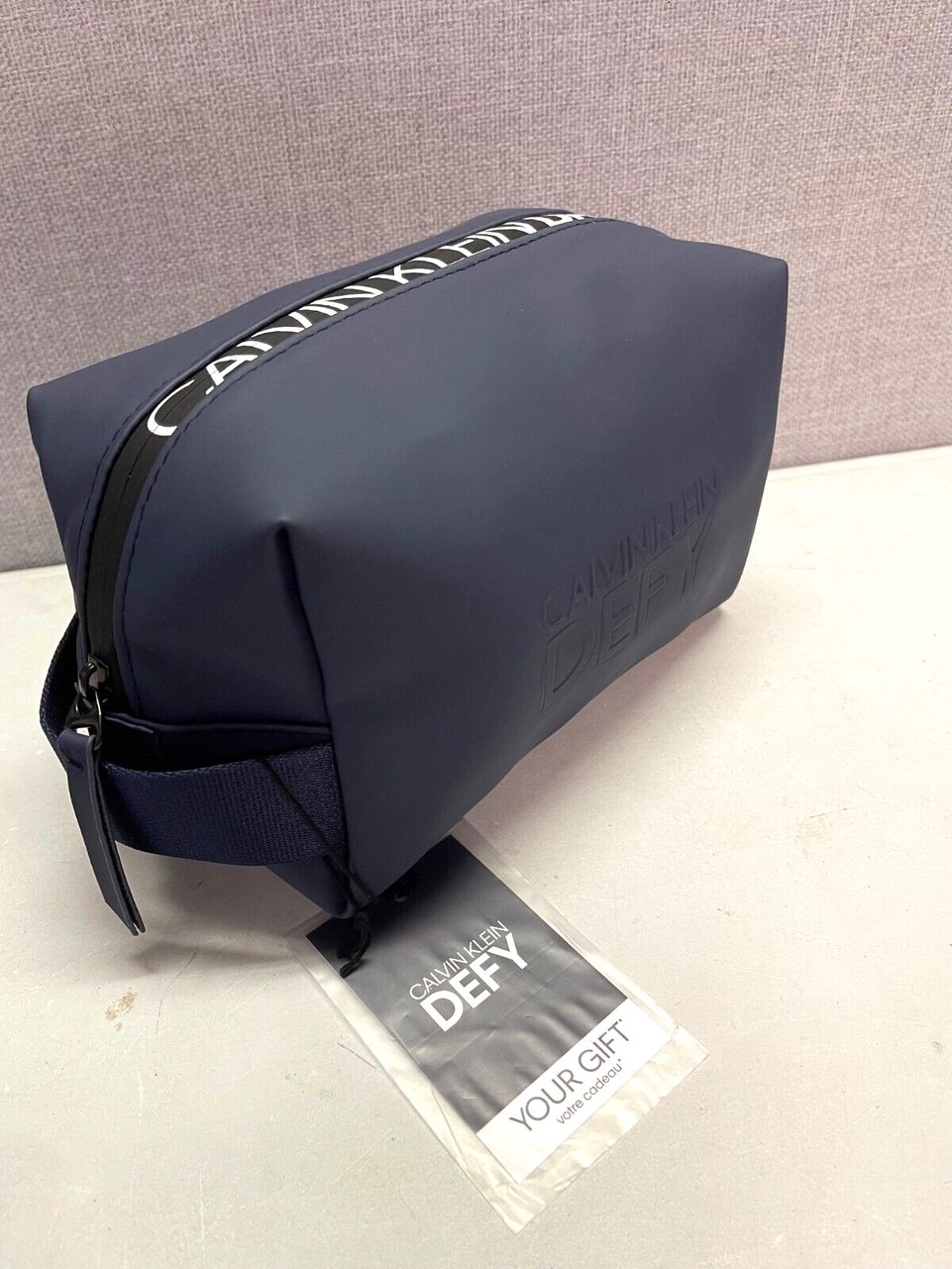 Calvin Klein Defy cosmetic bag dark blue for men 19 x 10 x 11 cm