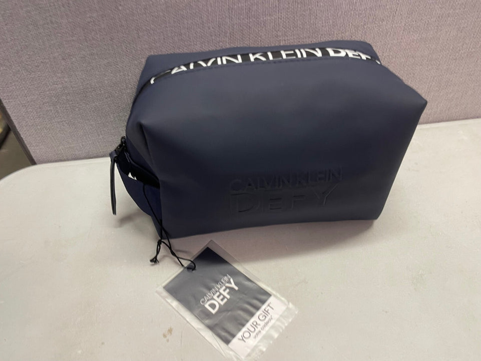 Calvin Klein Defy cosmetic bag dark blue for men 19 x 10 x 11 cm
