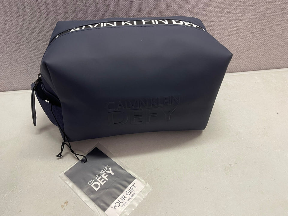 Calvin Klein Defy cosmetic bag dark blue for men 19 x 10 x 11 cm