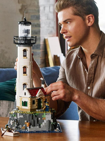 Ideas 21335 Motorised Lighthouse