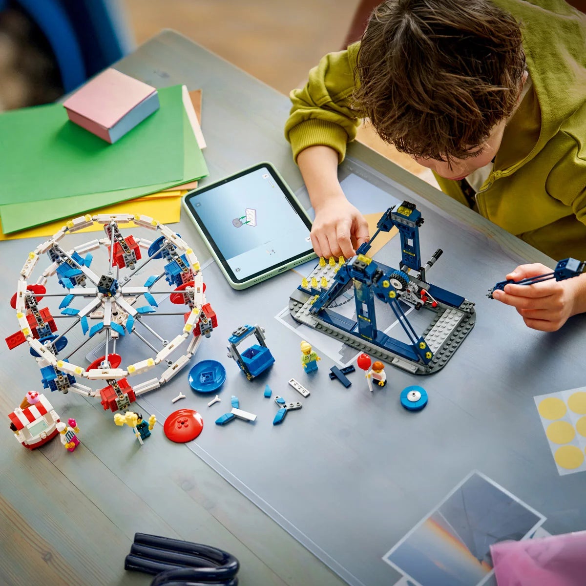 LEGO Creator 3-in-1 Iconic Ferris Wheel - Model 31389 (8+ Years)