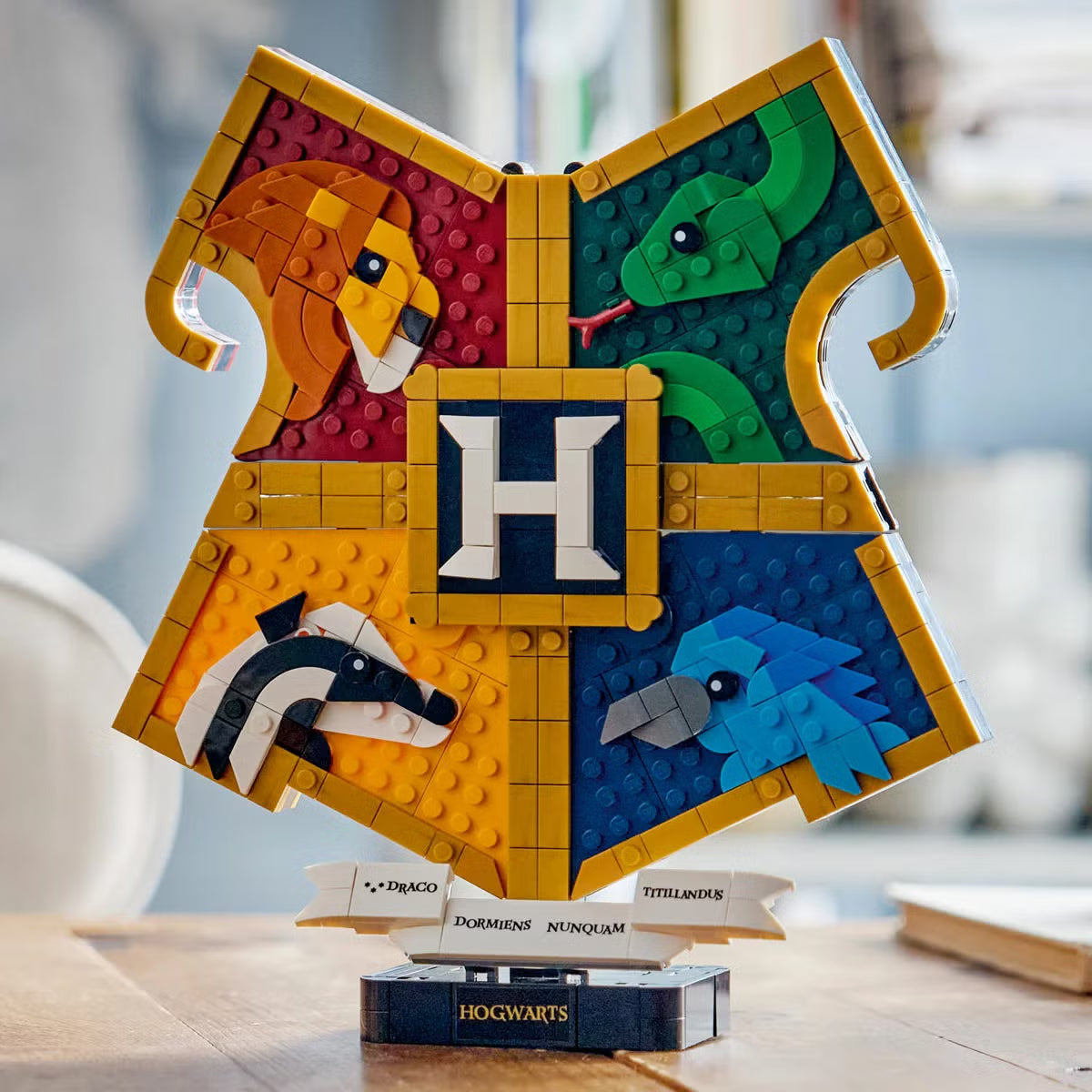 LEGO Harry Potter Hogwarts House Crest - Model 76462 (12+ Years)