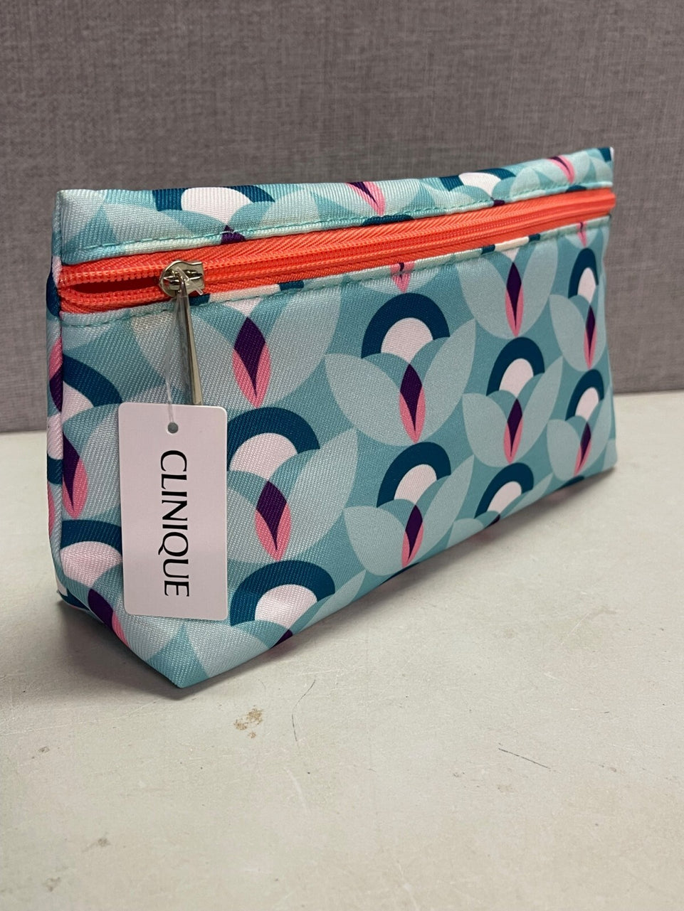clinique gift set- Makeup bag & overnight mask 30ml / rinse off  Cleanser 30ml