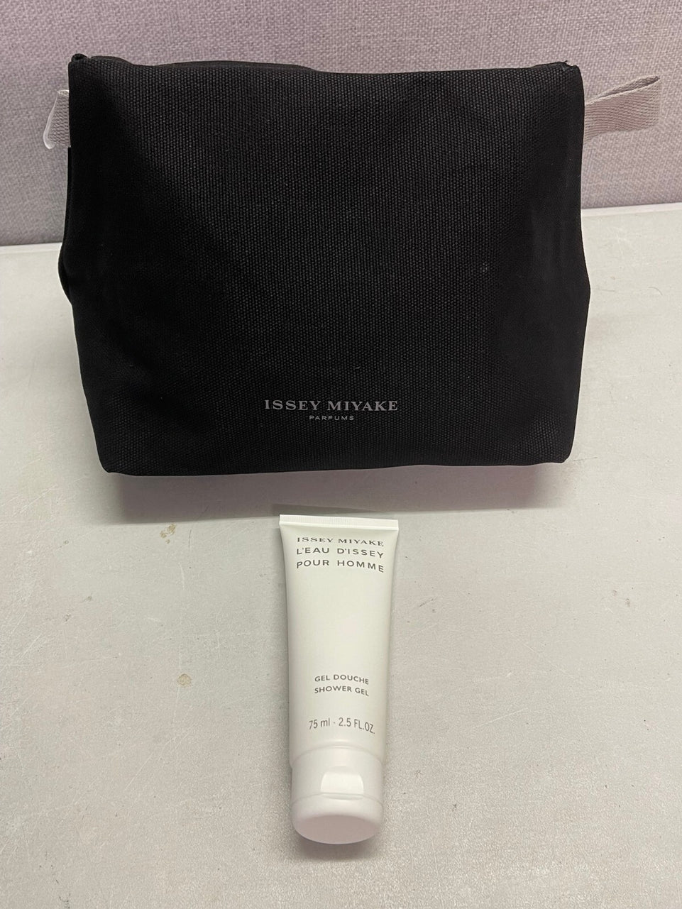 Issey Miyake L'Eau D'Issey Pour Homme shower gel  75ml travel pouch black gift 