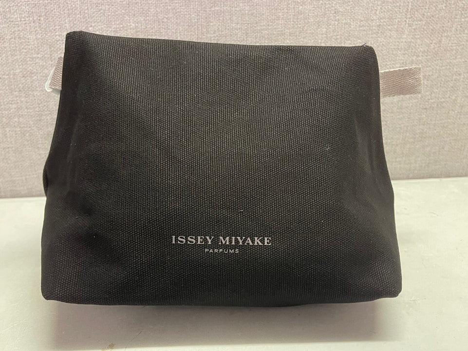 Issey Miyake L'Eau D'Issey Pour Homme shower gel  75ml travel pouch black gift 