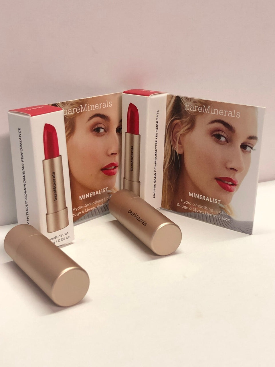 BAREMINERALS  Hydra-Smoothing Lipstick 1.8g SHADE Courage Red/NEW