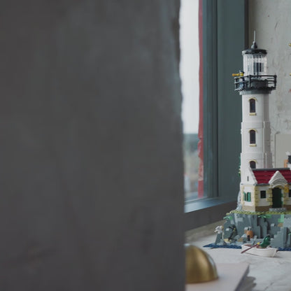 Ideas 21335 Motorised Lighthouse